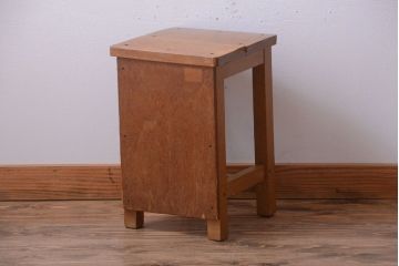レトロ家具　昭和レトロ　古い学校の木製角スツール(2)