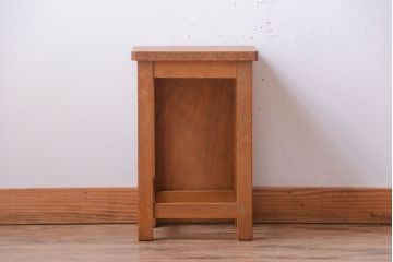 ヴィンテージ家具　ビンテージ　古い木のレトロな角スツール(1)