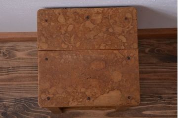 ヴィンテージ家具　ビンテージ　古い木のレトロな角スツール(1)