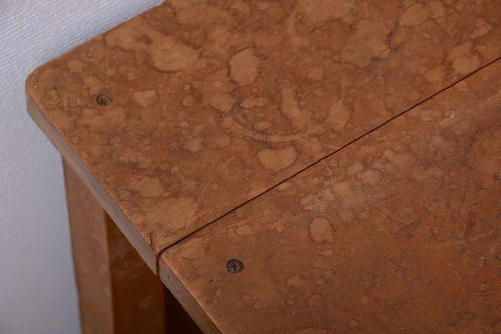 ヴィンテージ家具　ビンテージ　古い木のレトロな角スツール(1)