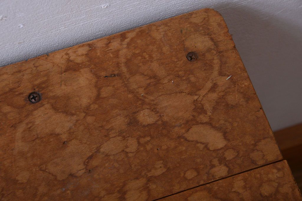 ヴィンテージ家具　ビンテージ　古い木のレトロな角スツール(1)