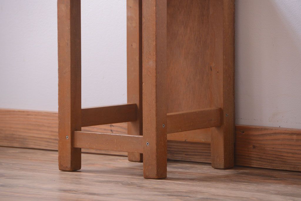 ヴィンテージ家具　ビンテージ　古い木のレトロな角スツール(1)