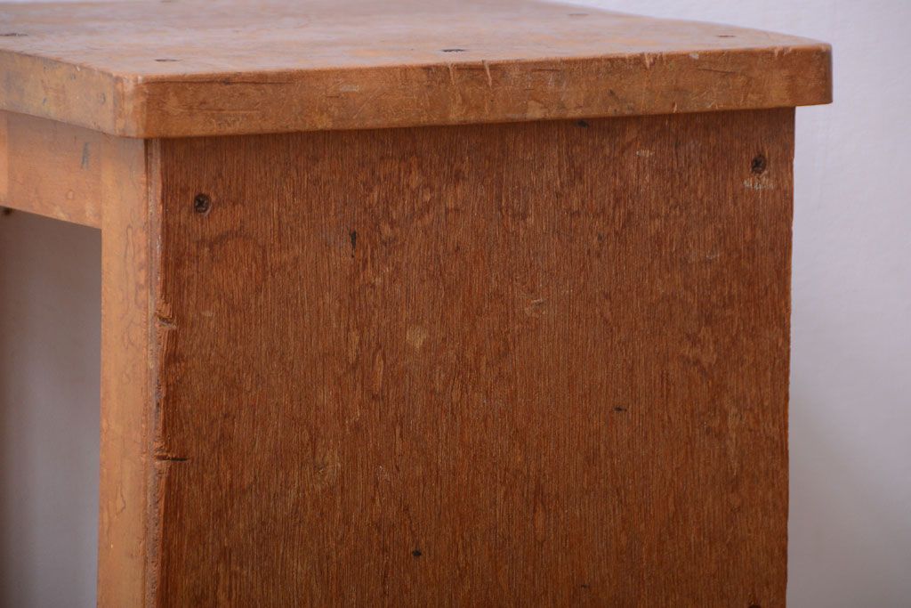 ヴィンテージ家具　ビンテージ　古い木のレトロな角スツール(1)