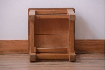 ヴィンテージ家具　ビンテージ　古い木のレトロな角スツール(1)