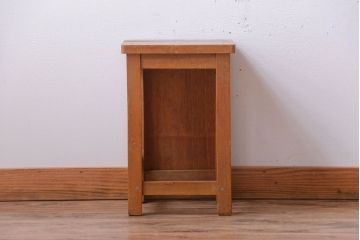 ヴィンテージ家具　ビンテージ　古い木のレトロな角スツール(2)