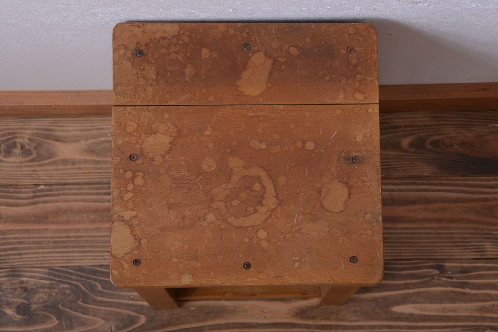 ヴィンテージ家具　ビンテージ　古い木のレトロな角スツール(2)