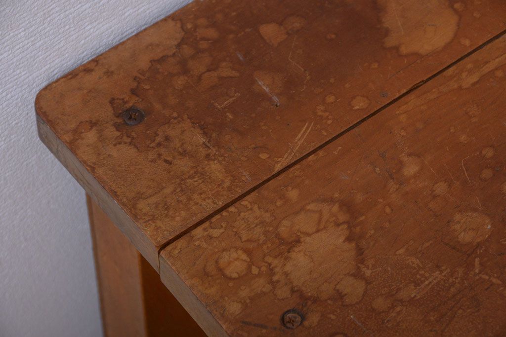 ヴィンテージ家具　ビンテージ　古い木のレトロな角スツール(2)