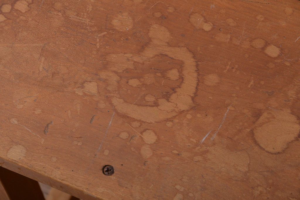 ヴィンテージ家具　ビンテージ　古い木のレトロな角スツール(2)