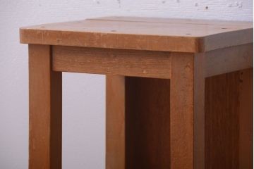 ヴィンテージ家具　ビンテージ　古い木のレトロな角スツール(2)