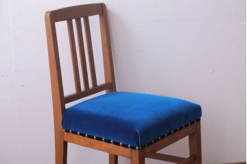 レトロ家具　和製アンティーク　レトロで小ぶりな木製チェア