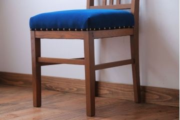 レトロ家具　和製アンティーク　レトロで小ぶりな木製チェア