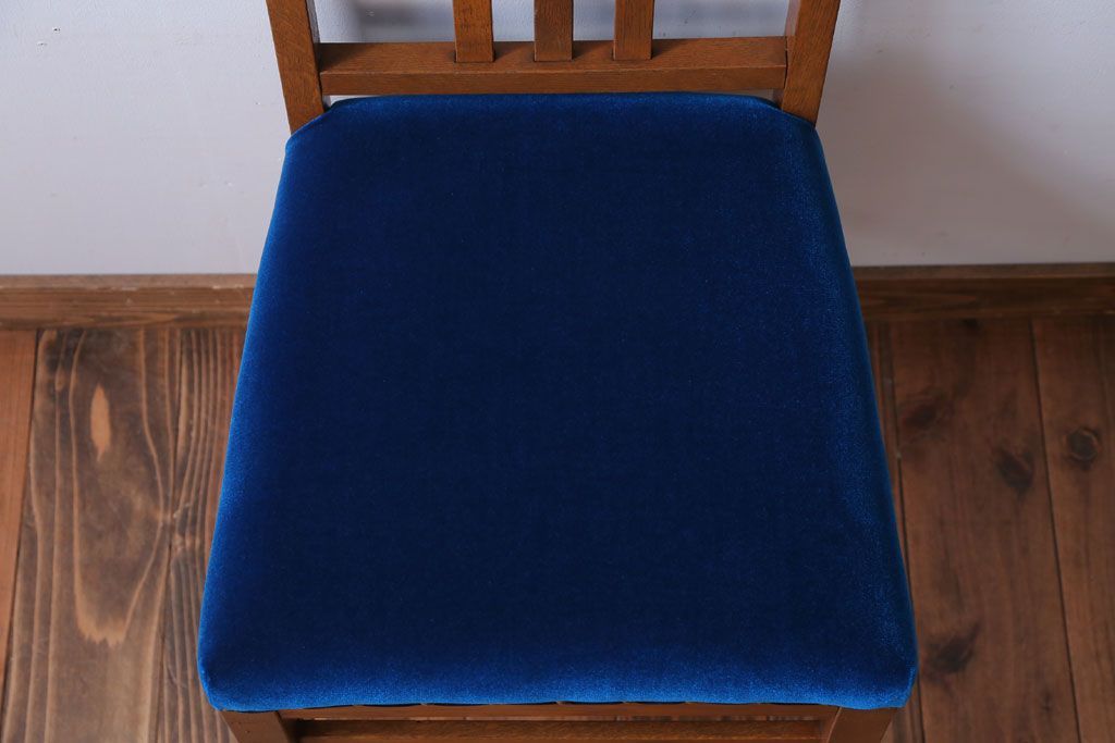 レトロ家具　和製アンティーク　レトロで小ぶりな木製チェア