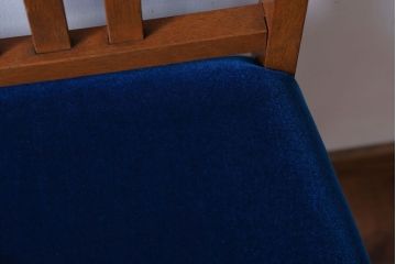 レトロ家具　和製アンティーク　レトロで小ぶりな木製チェア
