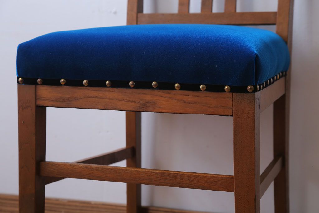 レトロ家具　和製アンティーク　レトロで小ぶりな木製チェア