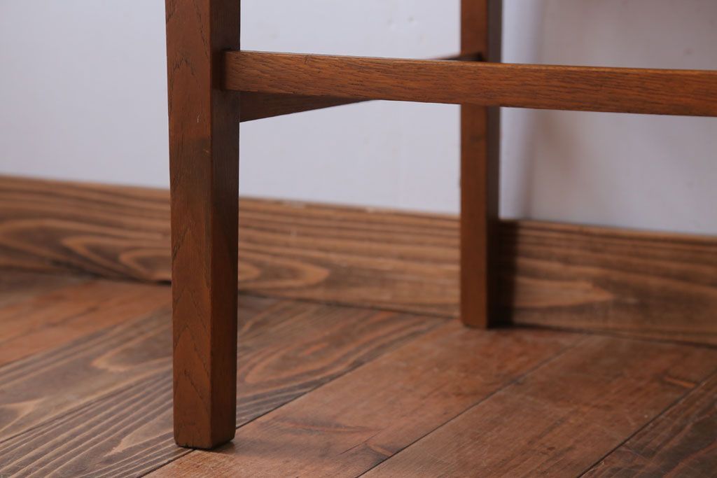 レトロ家具　和製アンティーク　レトロで小ぶりな木製チェア