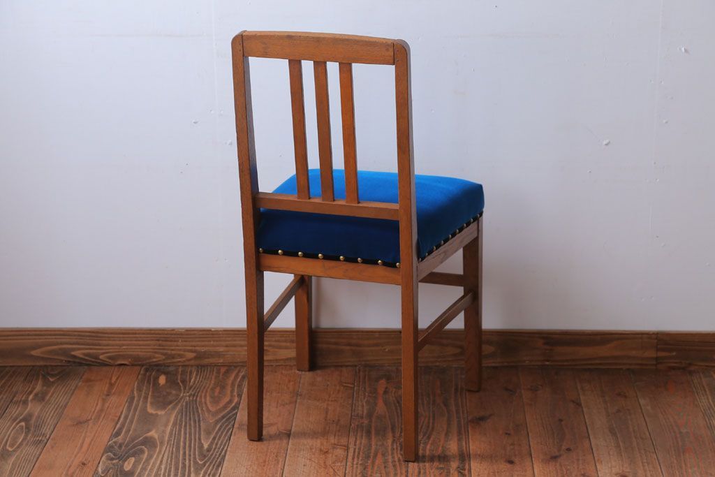 レトロ家具　和製アンティーク　レトロで小ぶりな木製チェア