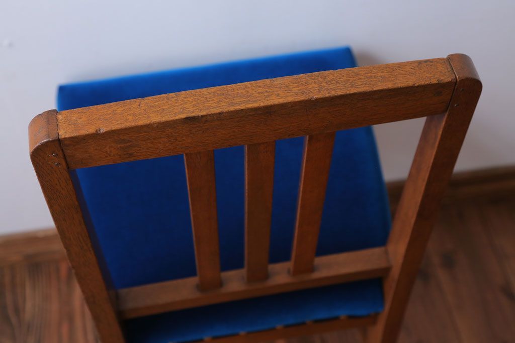 レトロ家具　和製アンティーク　レトロで小ぶりな木製チェア