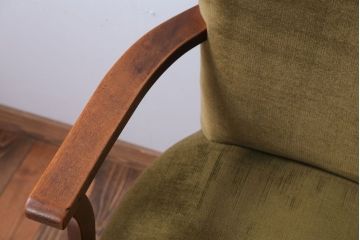 ヴィンテージ家具　ビンテージ　シャビーな風合いのアーム付き木製回転椅子