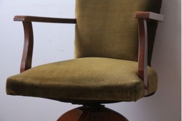 ヴィンテージ家具　ビンテージ　シャビーな風合いのアーム付き木製回転椅子