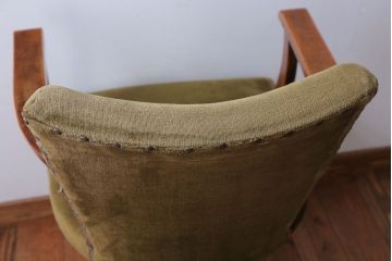 ヴィンテージ家具　ビンテージ　シャビーな風合いのアーム付き木製回転椅子