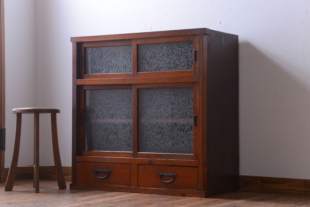 レトロ家具　昭和レトロ　結霜ガラス入りアンティーク収納棚