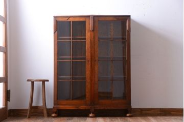 アンティーク家具　イギリスアンティーク　オーク材のペンタゴンブックケース