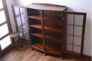 アンティーク家具　イギリスアンティーク　オーク材のペンタゴンブックケース