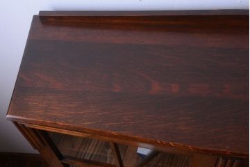 アンティーク家具　イギリスアンティーク　オーク材のペンタゴンブックケース