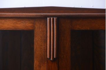 アンティーク家具　イギリスアンティーク　オーク材のペンタゴンブックケース