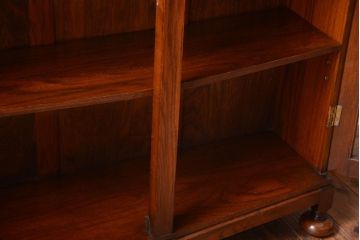 アンティーク家具　イギリスアンティーク　オーク材のペンタゴンブックケース