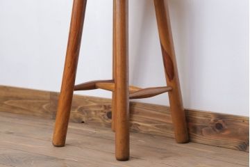 ヴィンテージ家具　ビンテージ　パイン材の小さな丸スツール(1)