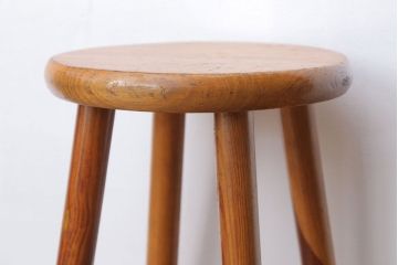 ヴィンテージ家具　ビンテージ　パイン材の小さな丸スツール(1)