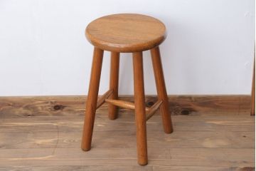 ヴィンテージ家具　ビンテージ　パイン材の小さな丸スツール(2)