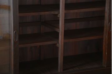 アンティーク家具　六尺　古民具・骨董　4枚引き戸の高級重ね収納棚(水屋箪笥)
