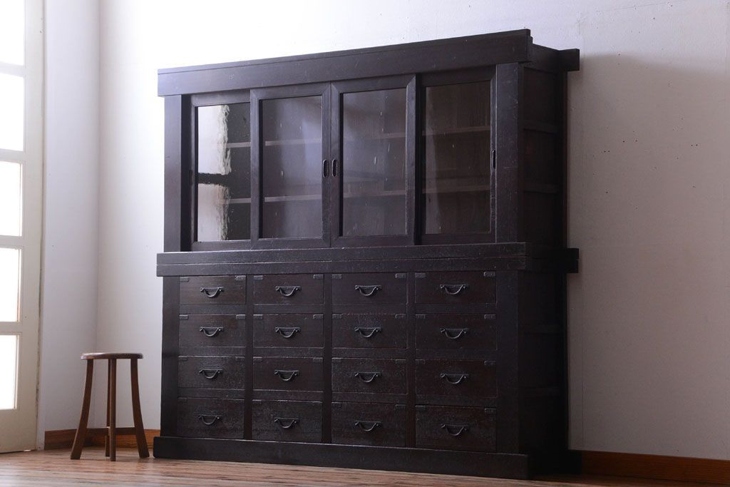 アンティーク家具　六尺　古民具・骨董　4枚引き戸の高級重ね収納棚(水屋箪笥)