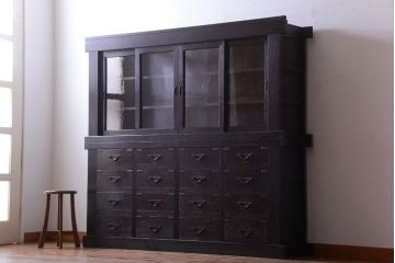 アンティーク家具　六尺　古民具・骨董　4枚引き戸の高級重ね収納棚(水屋箪笥)