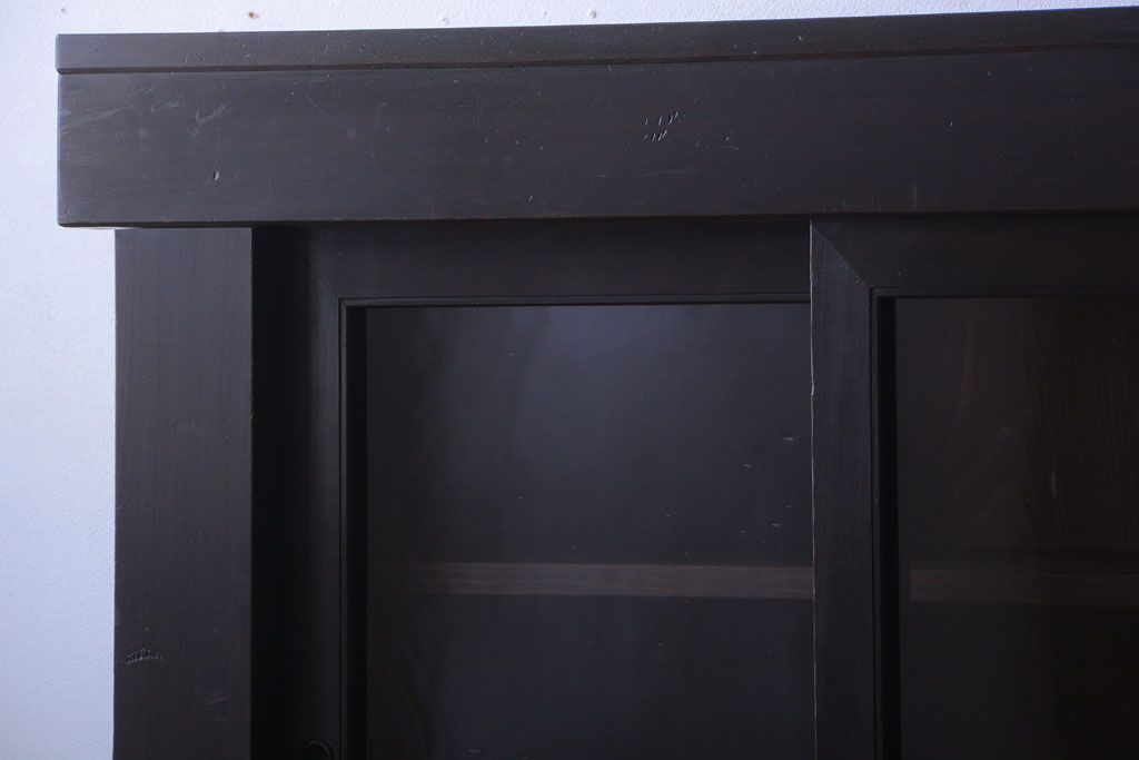 アンティーク家具　六尺　古民具・骨董　4枚引き戸の高級重ね収納棚(水屋箪笥)