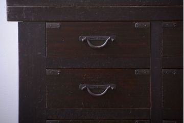 アンティーク家具　六尺　古民具・骨董　4枚引き戸の高級重ね収納棚(水屋箪笥)