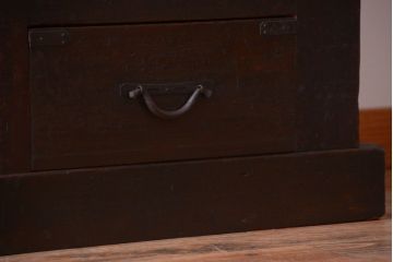 アンティーク家具　六尺　古民具・骨董　4枚引き戸の高級重ね収納棚(水屋箪笥)