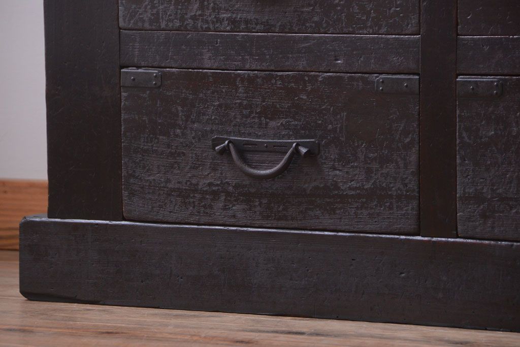 アンティーク家具　六尺　古民具・骨董　4枚引き戸の高級重ね収納棚(水屋箪笥)