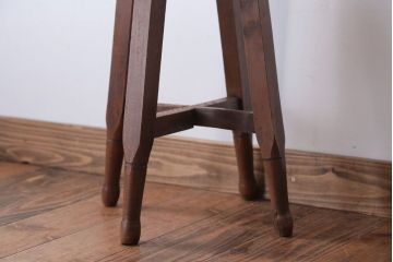 アンティーク家具　アンティーク　脚のデザインがおしゃれなクッション座面スツール