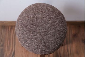 アンティーク家具　アンティーク　脚のデザインがおしゃれなクッション座面スツール