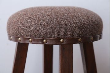 アンティーク家具　アンティーク　脚のデザインがおしゃれなクッション座面スツール