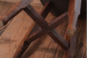 アンティーク家具　アンティーク　脚のデザインがおしゃれなクッション座面スツール