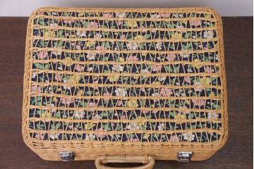 アンティーク雑貨　アンティーク　レトロな花柄がかわいいバスケット