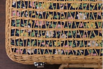 アンティーク雑貨　アンティーク　レトロな花柄がかわいいバスケット