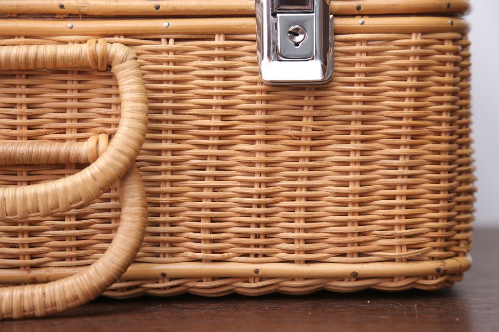 アンティーク雑貨　アンティーク　レトロな花柄がかわいいバスケット