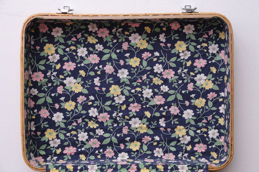 アンティーク雑貨　アンティーク　レトロな花柄がかわいいバスケット