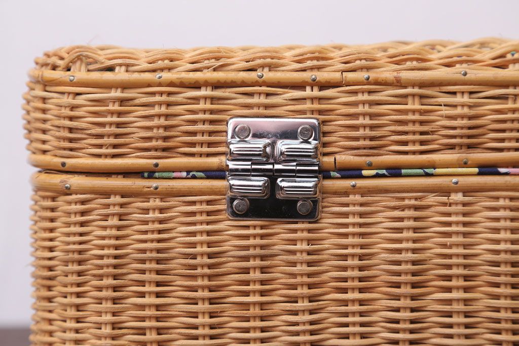 アンティーク雑貨　アンティーク　レトロな花柄がかわいいバスケット