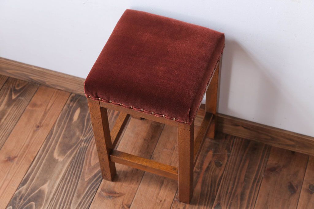 レトロ家具　和製アンティーク　古い木のレトロなクッション座面角スツール